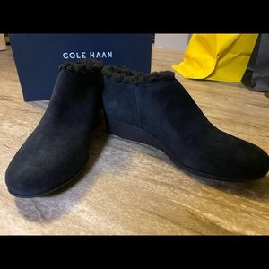COLE HAAN callie shearling shoe （black）